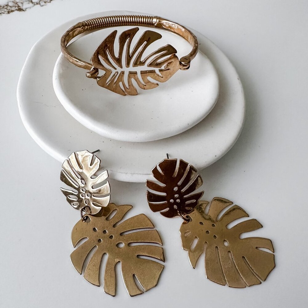 Monstera Gold Leaf Jewelry Set - Earrings and Bracelet Set